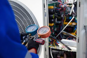 4 Reasons to Schedule Air Conditioner Maintenance This Spring